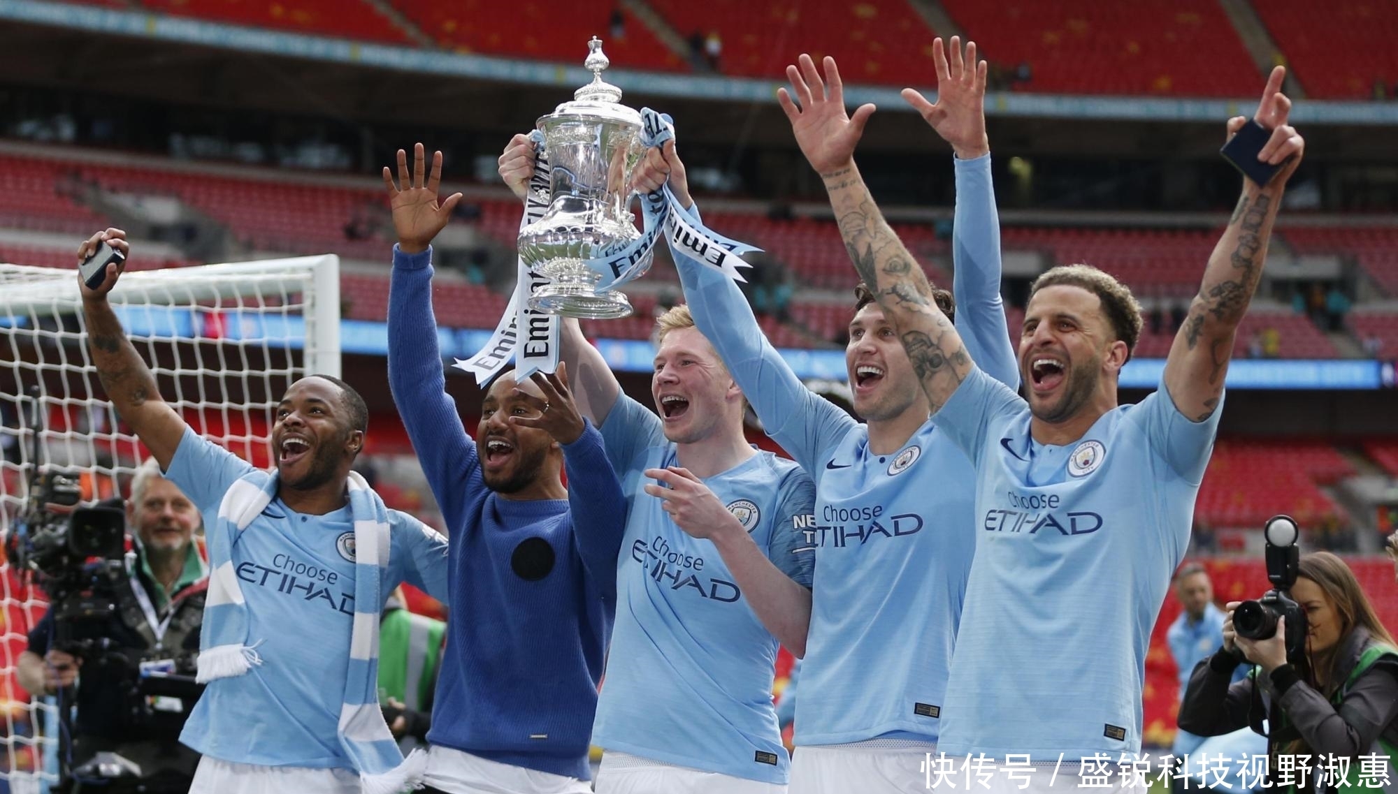 每年吸引世 每年吸引世