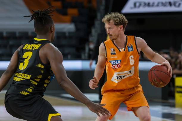 尤其是在季 尤其是在季