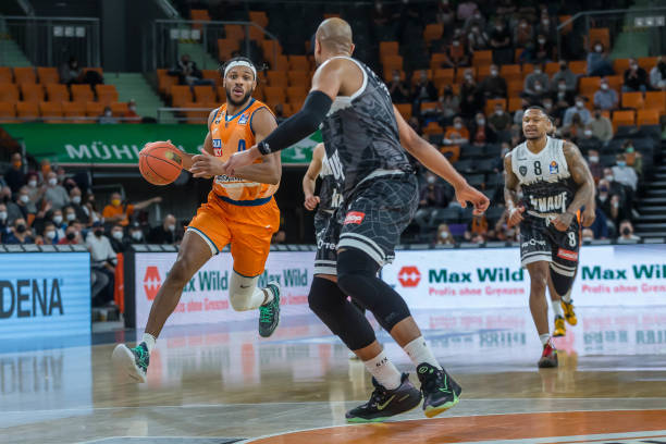 两者冲突的 两者冲突的